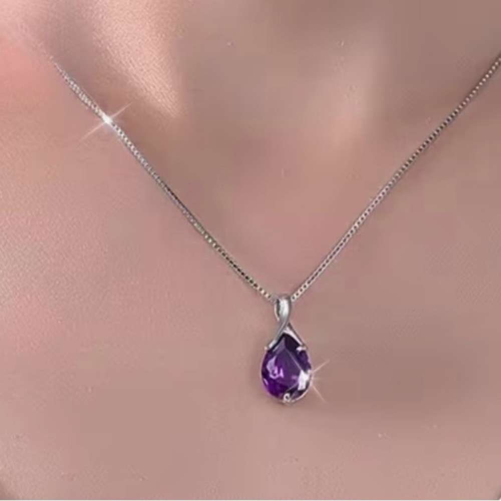 Elegant Purple Teardrop Pendant Necklace